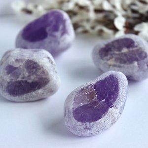 Jewellery: Amethyst Seer Stone