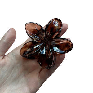 Jewellery: Frangipani Hair Clip