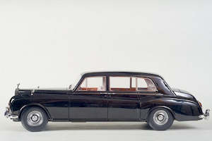 Paragon PA98213R 1964 Rolls Royce Phantom V Black