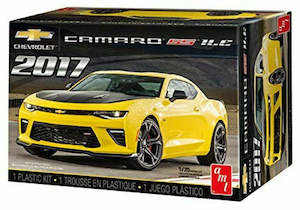 AMT 1074 2017 Chevrolet Camaro SS 1LE - 1/25 Scale