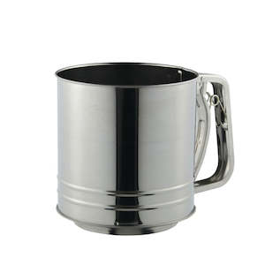 Baking Accessories: Avanti Flour Sifter - 5 Cup