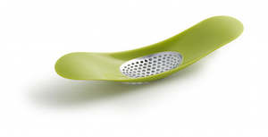 Kitchenware: Joseph Joseph Garlic Rocker - Green