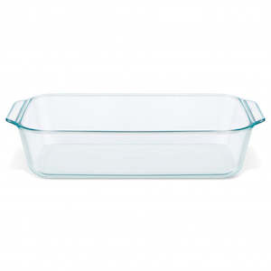 Glassware: Pyrex Deep Glass Baking Dish 4.7L