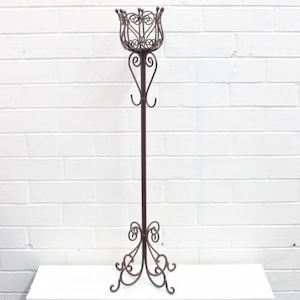 Candelabra, Candlesticks, Chandeliers: Candlestick Basket “Ella”