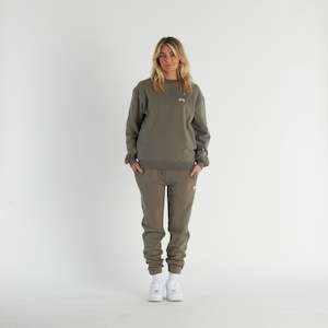 Clothing: BOX FIT CREW