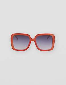 Eyewear: SUNGLASSES Phoebe Scarlett