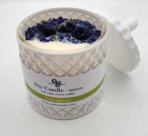 Lemongrass white gloss Geo candle with Lapis Lazuli crystals Cre8tive-Gems