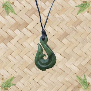 NZ Greenstone Hook Pendant - 36mm