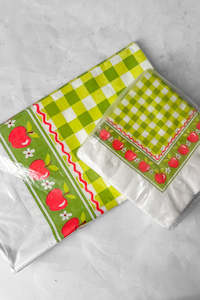 Vintage Table Cloth and Napkins