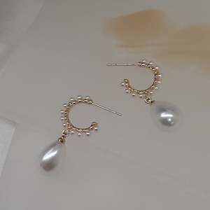 Taylor - Ivory pearls partial hoop and pearl drop earrings