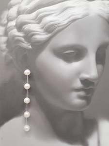 TESS - glorious round natural cultured freshwater pearls and Boston chain thread…