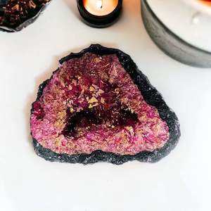 Jewellery: Coloured Quartz Geode Pink 177g