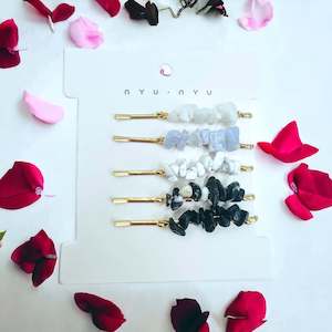 Jewellery: Crystal Hair Pin Sets.