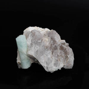 Aquamarine in Quartz