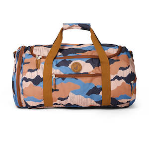 Clothing wholesaling: Packable Duffel Camo Mountain