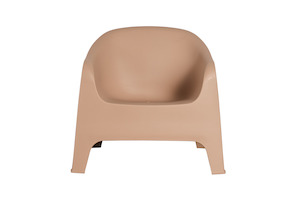 Furniture: Edge Outdoor Lounge Chair Sand