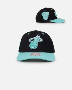 Clothing: Mitchell & Ness Miami Heat "Ice Blue" Script Origin Snapback Black/Ice Blue