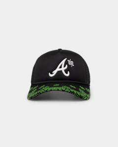 New Era Atlanta Braves 'Glow In The Dark' 9FORTY A-Frame Trucker Snapb…