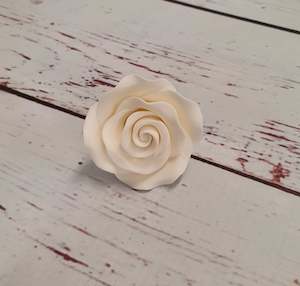 Edible Decorations - White Rose (Medium) 4.5cm (PICK UP ONLY)