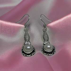 Pisces Pearlescent earrings