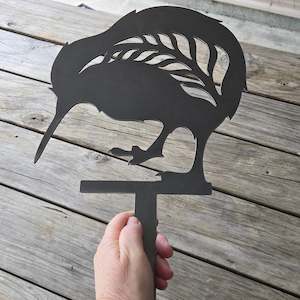 Garden Art: Kiwi Garden Stake