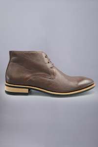 Findlay Chukka Boot: Brown