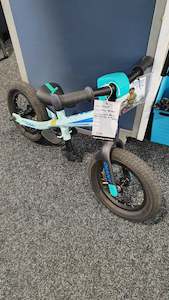 Kids 12 Wheel: Giant Kids Balance Bike BYB 12"