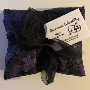 Toiletry preparation: Purple Bats Wheat Bag dlyte