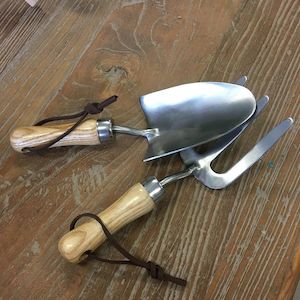 Gift Ideas: Gardening hand tool set