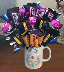 Fun Mugs: Nurse mug chocolate bouquet