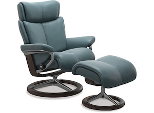 Stressless® Magic Large Leather Recliner - Signature Base