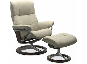 Stressless® Mayfair Medium Leather Recliner - Signature Base