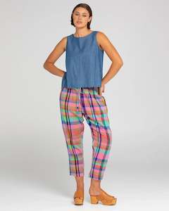 Womenswear: Kelsey Pant