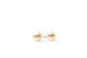 Jewellery manufacturing: Pearl Studs