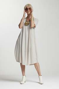 Womenswear: 8697 Scoop V 1/2 Sleeve Tulip Dress