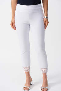 Womenswear: 251053 Embroidered Hem 3/4 Pant