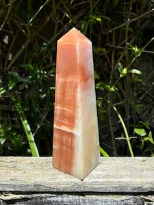 Points Towers: Honey Calcite Large Point 2kgs