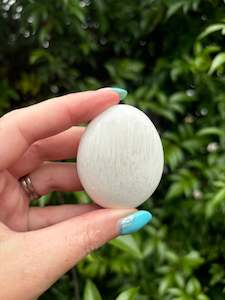 Scolecite Palm Stone D