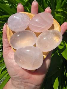 Palmstones: Rose Quartz Palm Stone Medium