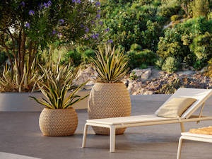 Furniture: Dala Planter