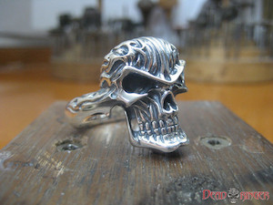 Jewellery manufacturing: Deadringer Skull Ring deadringerjewelry