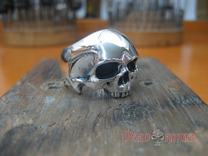 Yorick The 1st Skull Ring deadringerjewelry