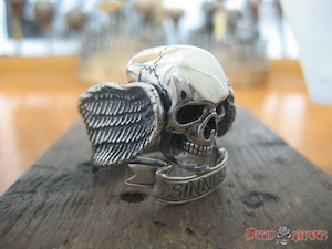 Sinner Skull Ring deadringerjewelry