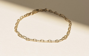 Jewellery: Oval & Barre Link Bracelet