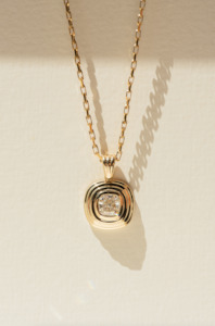 Niveaux Cushion Diamond Pendant