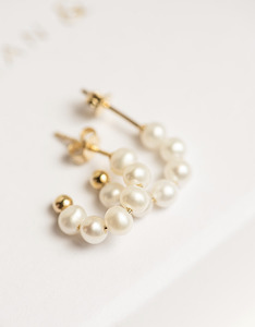 Jewellery: Pearl Hoops