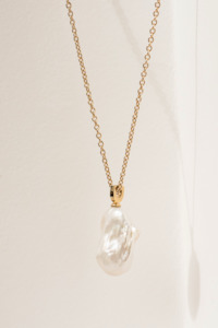 Signature Pearl Pendant - Grande