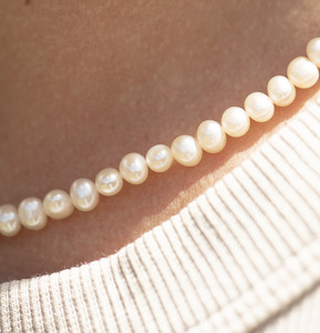 Jewellery: Semi Round Pearl Strand