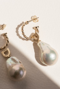 Signature Pearl Charms - Milieu