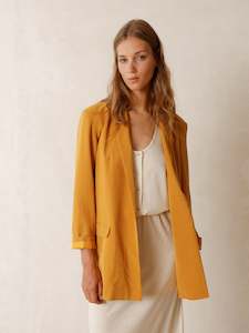 Womenswear: Flowy Classic Fit Blazer